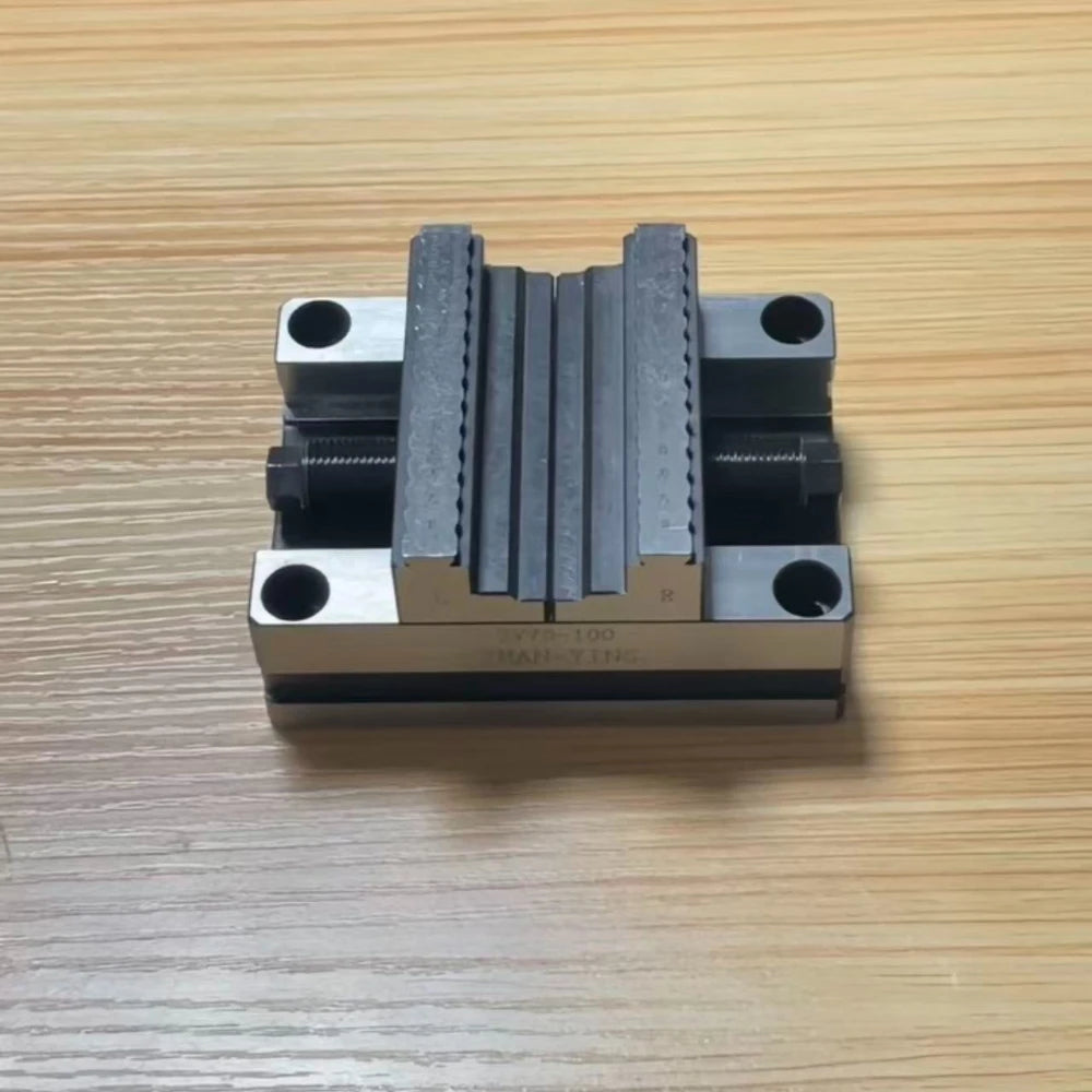 Precision CNC Vise Four Axis Five Axis Turntable Fixture Self Centering CNC Machining Center Concentric Flat Nose Pliers