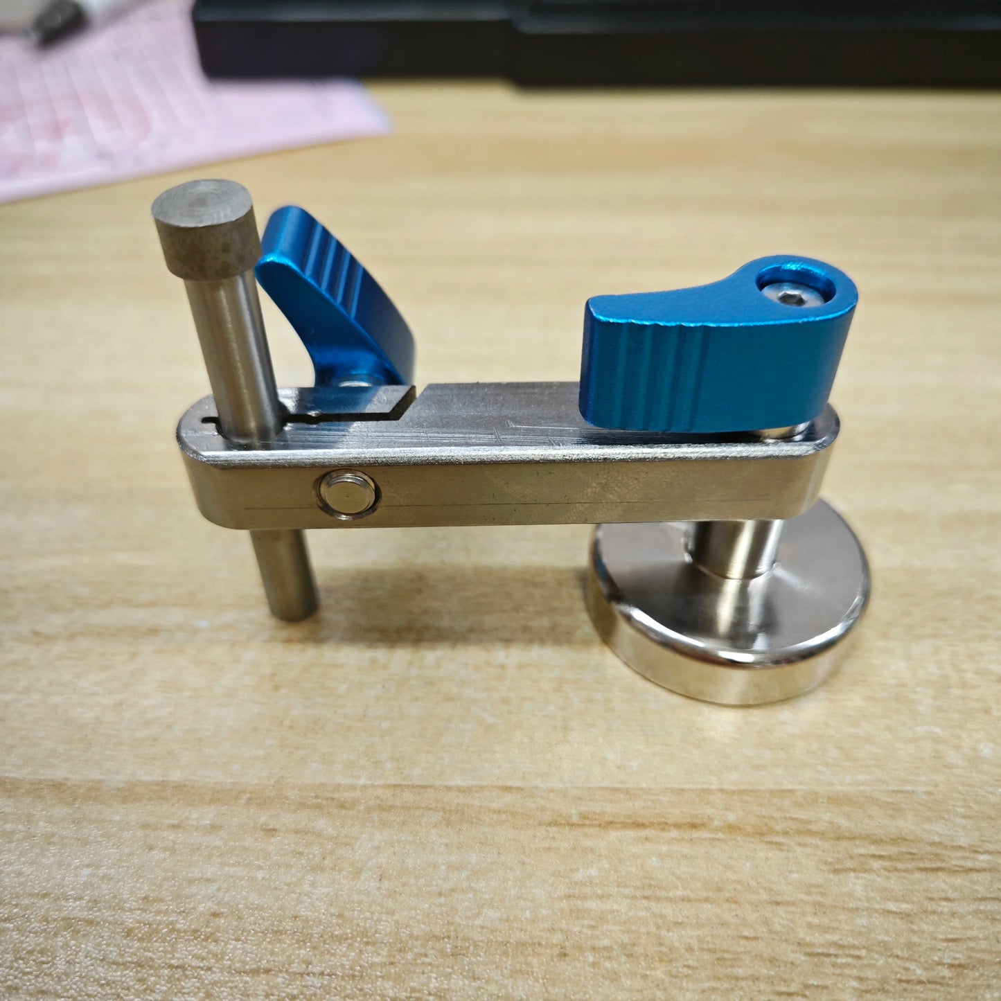 CNC Workpiece Locator Auxiliary Self Centering Vice Vise Magnet Locator Positioner Parallel Magnetic Suction Auxiliary Vise Vice
