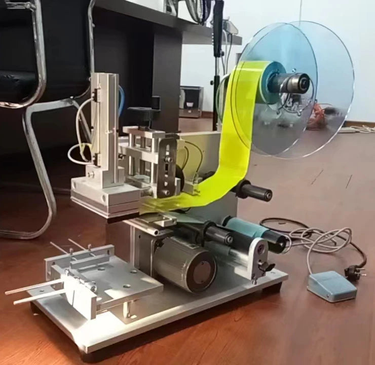 LT-60 Semi-Automatic Table-Top Electric Manual Labeling Machine for Flat Side Square Bottle Labeling Sticker Labeling Machine