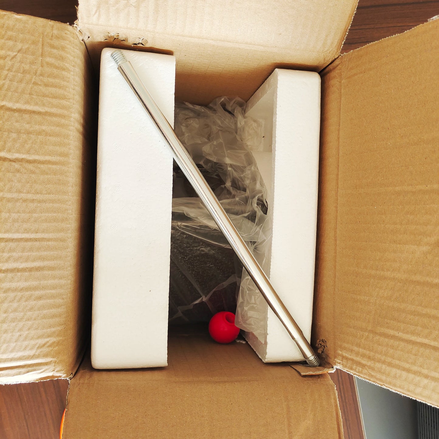 China Manual 50x50 Refrigerator Photo Fridge Magnet Making Machine New Metal Button square Fridge Magnet Making Machine