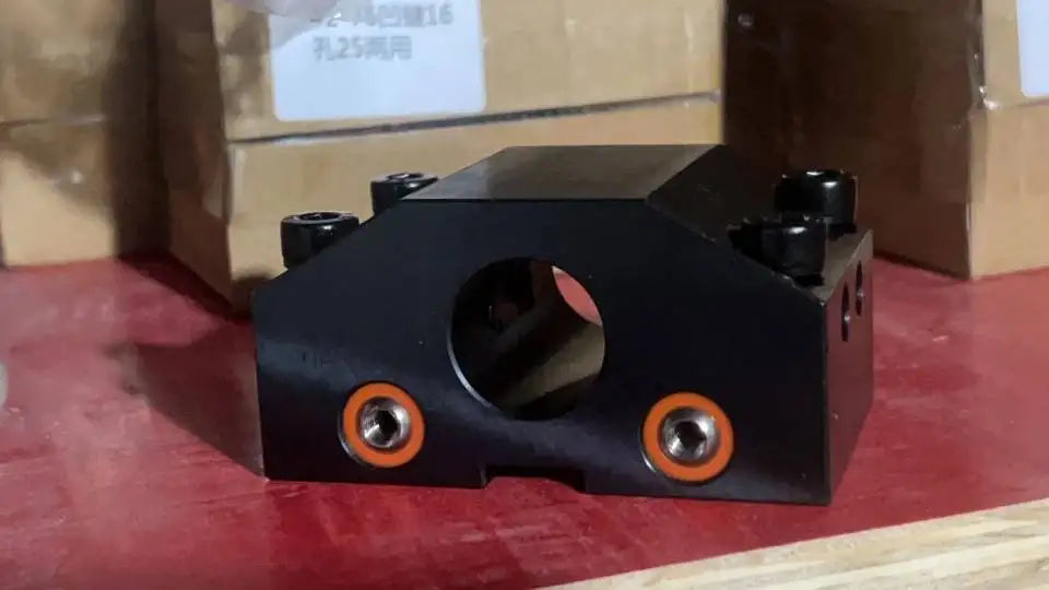 F68G*G42*D30*A25 Has Double Water Inlet Turret Turning Tool Holder CNC Lathe Tool Holder Positioning Screw Hole Spacing 80 X 40