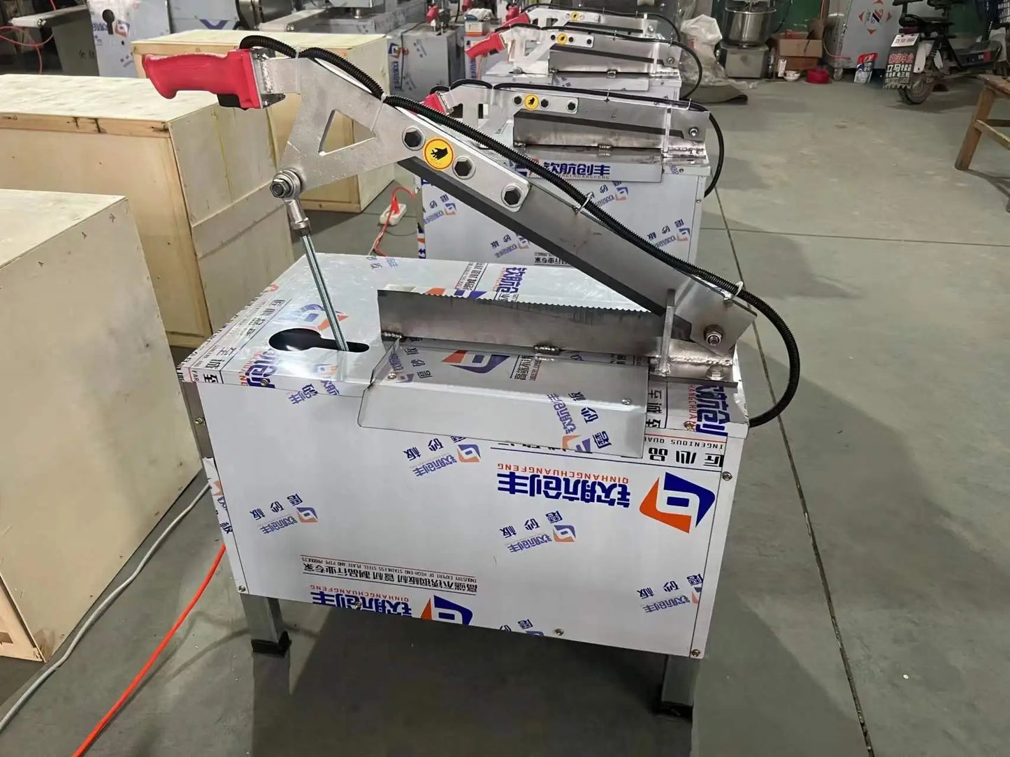 Mutton Frozen Fish Cutter Pork Ribs Hydraulic Bone Cutter Commercial Pig Trotters Guillotine Beef